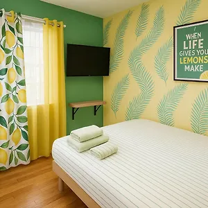 Lemon Vibes Queen Size Room New York